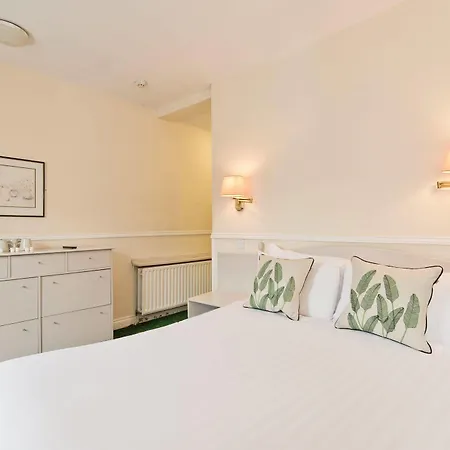 Hotel Riverhouse Of Temple Bar 2*