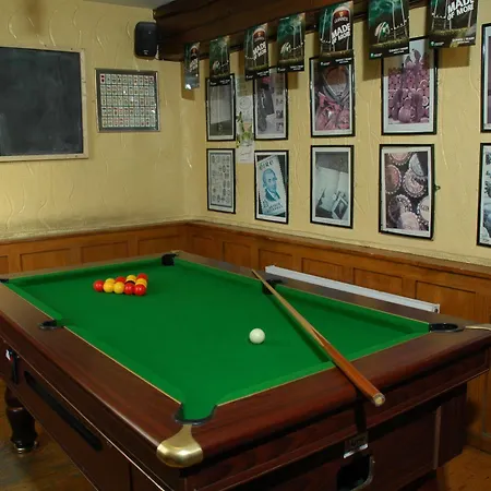 Uppercross House Hotel