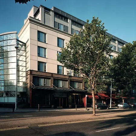 Hotel The 4*