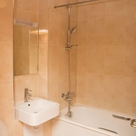 Appart hôtel Broc House 4*