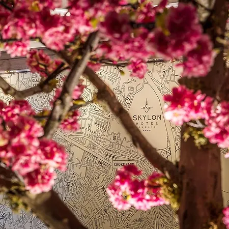 Ξενοδοχείο Skylon 4*