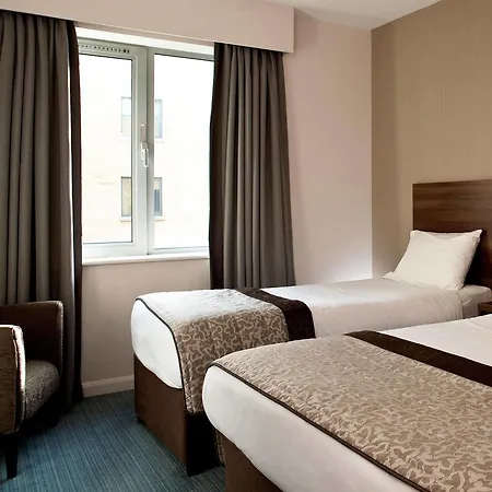 Leonardo Parnell Street Hotel