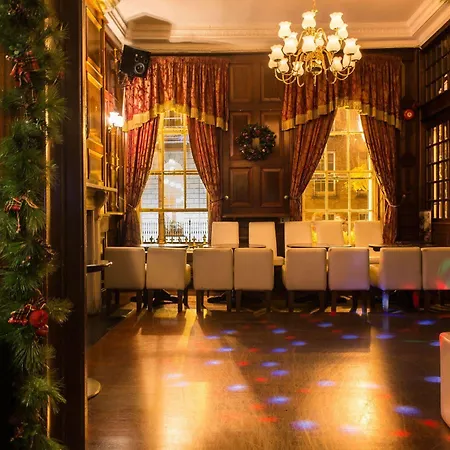Hotel Russell Court 3*
