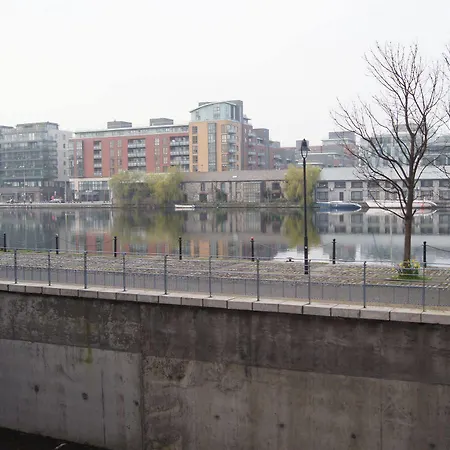 Hotel The Waterside In Dublin