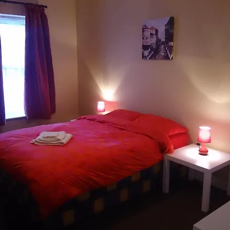 Custom Hall Holiday Hotel