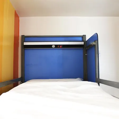 Sky Backpackers Hostel