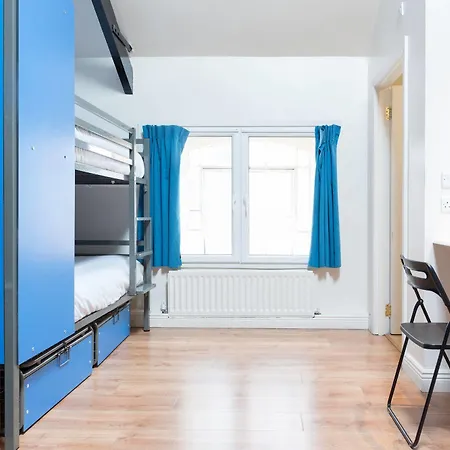 Albergue Sky Backpackers *