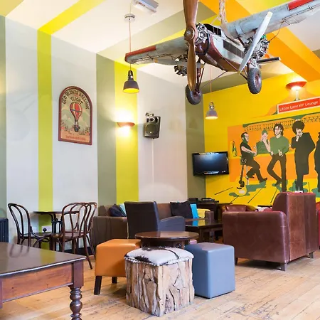 Hostel Sky Backpackers *