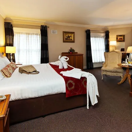 Central Hotel 3*