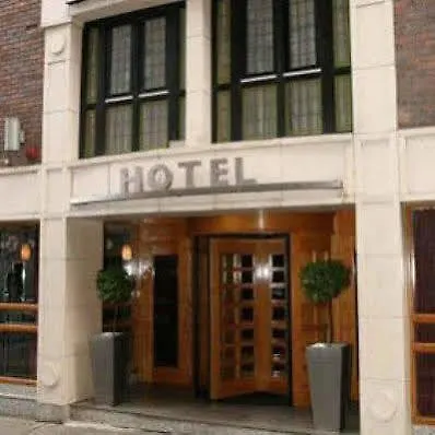 Paramount Hotel 3*