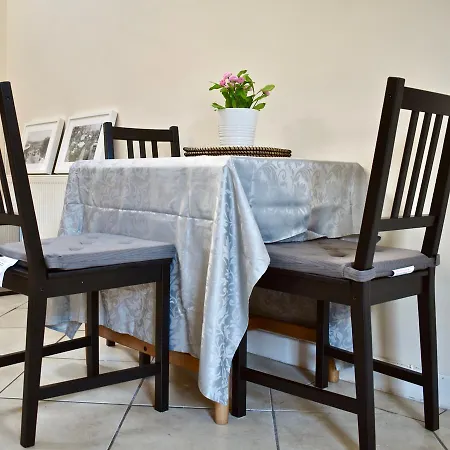 Apartment Cosy 2 Bedroom House In The Heart Of