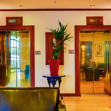 Maldron Merrion Road 4* 더블린