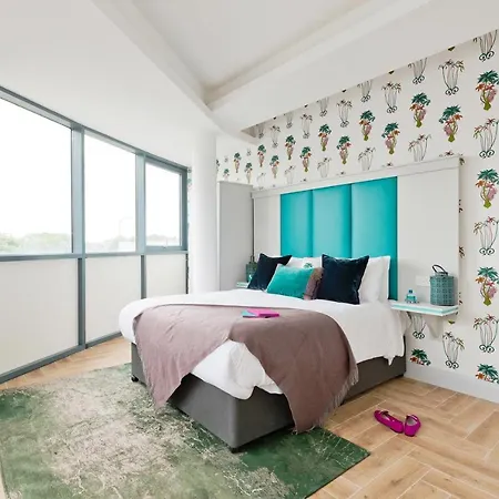 דירה Inchicore Suites *