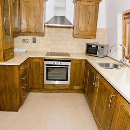 Cowper 443 Apartment *