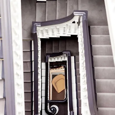 Trinity Townhouse מלון 3*