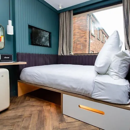 The Devlin Otel