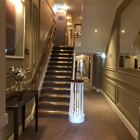 7, Centre Otel 4*