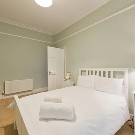 The George Bernard Shaw Apartment