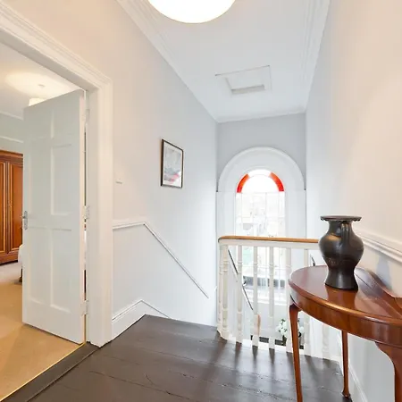 The George Bernard Shaw Apartment *