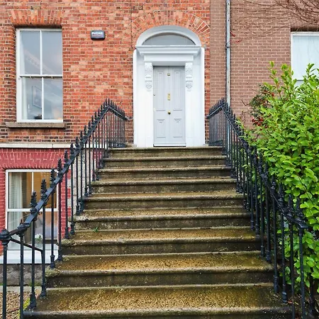 The George Bernard Shaw * Dublin