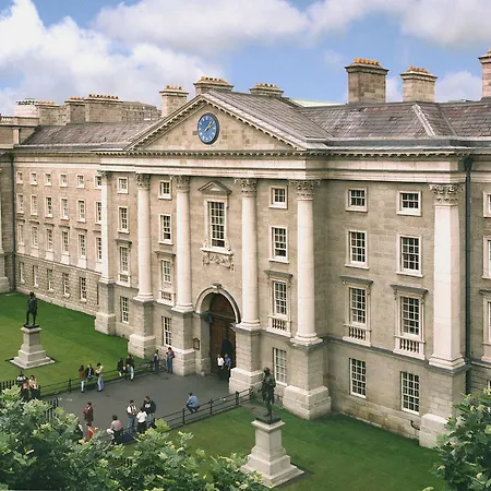 Hotel Trinity College Campus