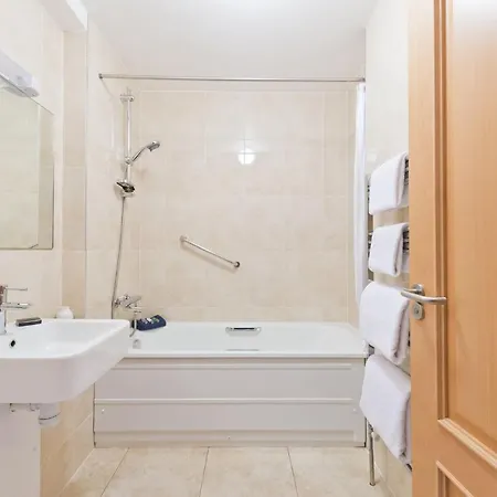 Broc House Appart hôtel 4*