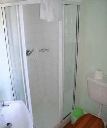 Huband House Bed & Breakfast