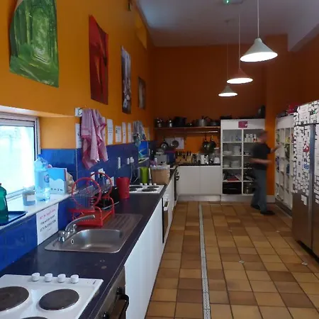 Albergue Avalon House
