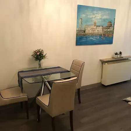 Hanbury Mews 4