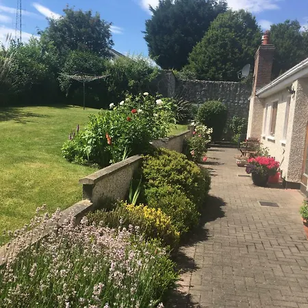 Holiday home Large 5 Bedroom In Shankill South
