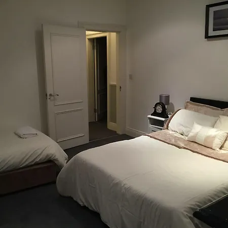 Montrose House Hotell 3*