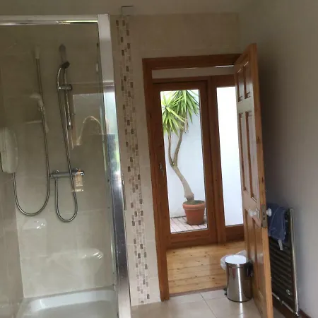 Large 5 Bedroom In Shankill South Dublin