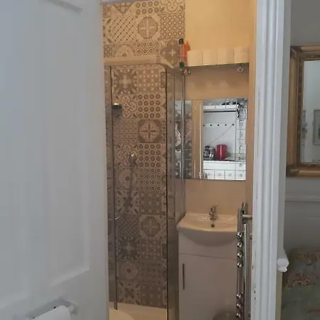 Frühstückspension Acara House 3*