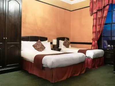 Russell Court Hotel 3*