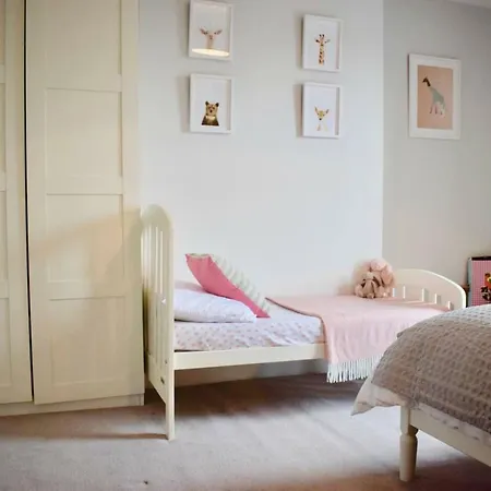 Holiday home Chic And Contemporary Victorian Family Dublin