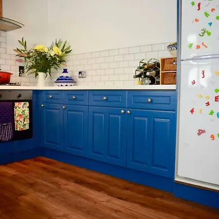 Chic And Contemporary Victorian Family