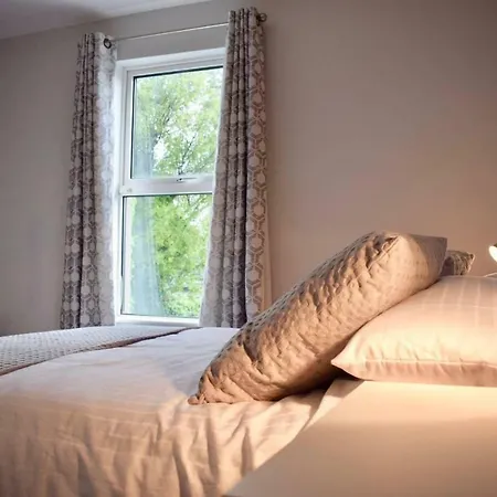 Chic And Contemporary Victorian Family * Dublin