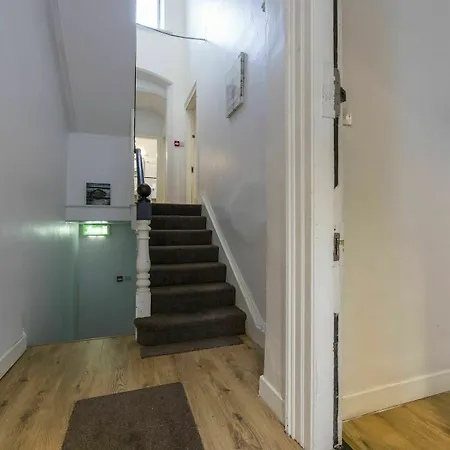 Apartment Sherrard Street *