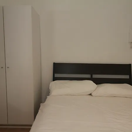 Sherrard Street Apartment