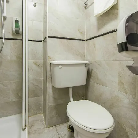 Sherrard Street Apartment *