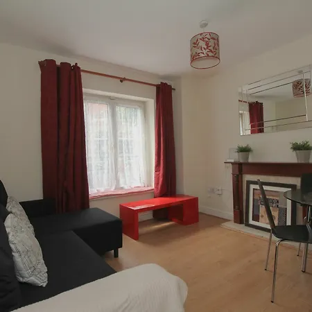 South Centre Apartment *