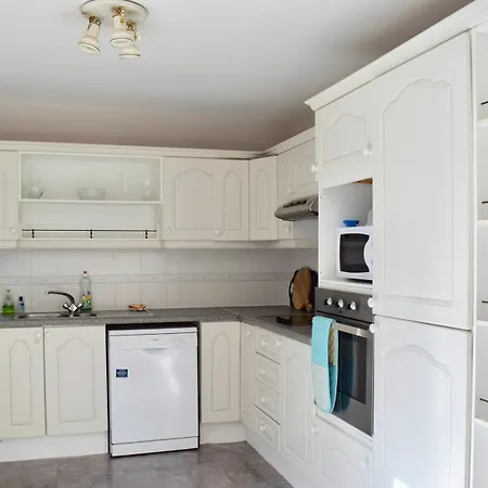 Apartment 4 Bed Townhouse In
