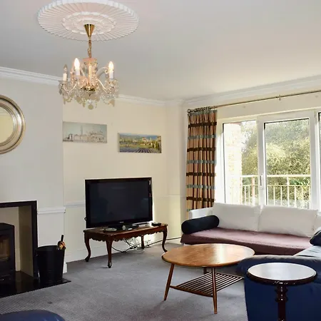 4 Bed Townhouse In Apartment *