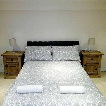 Belvidere Road Apartment *