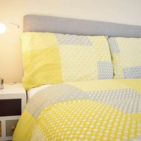 2 Bedroom House Near Centre