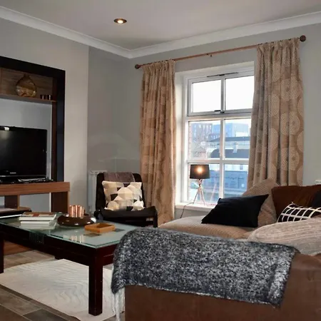3 Bedroom Riverside Duplex Sleeps 6 * Dublin
