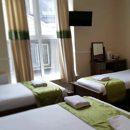 Hazelbrook House 3*
