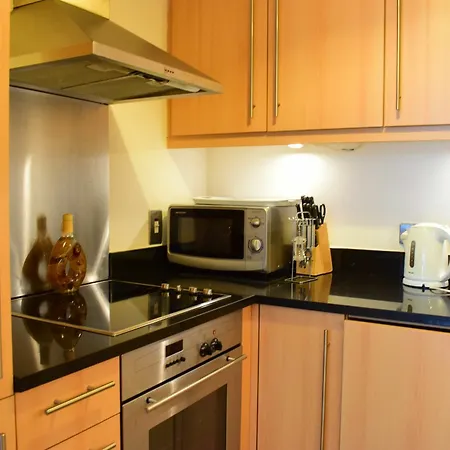 1 Bedroom Centre In Apartment *