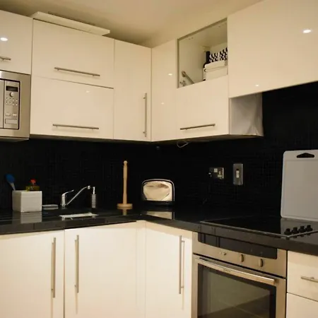 2 Bedroom Near Grafton Street Sleeps 4