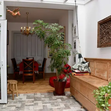 Apartment 4 Bedroom House In